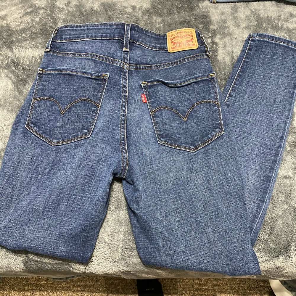 Levi 721 High Rise Skinny Jeans